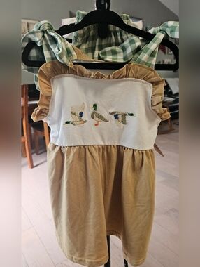 Embroidered Duck Short Set